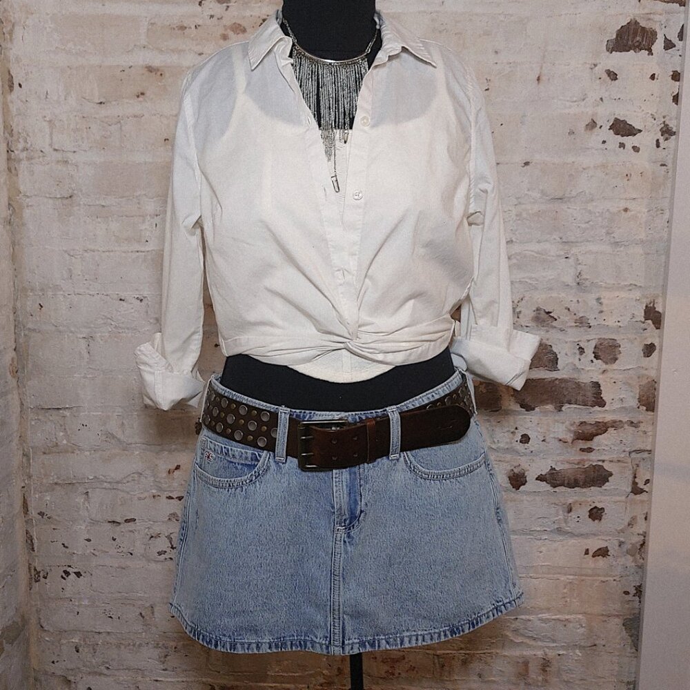 Hollister Low-Rise Light Wash Denim Mini Skort